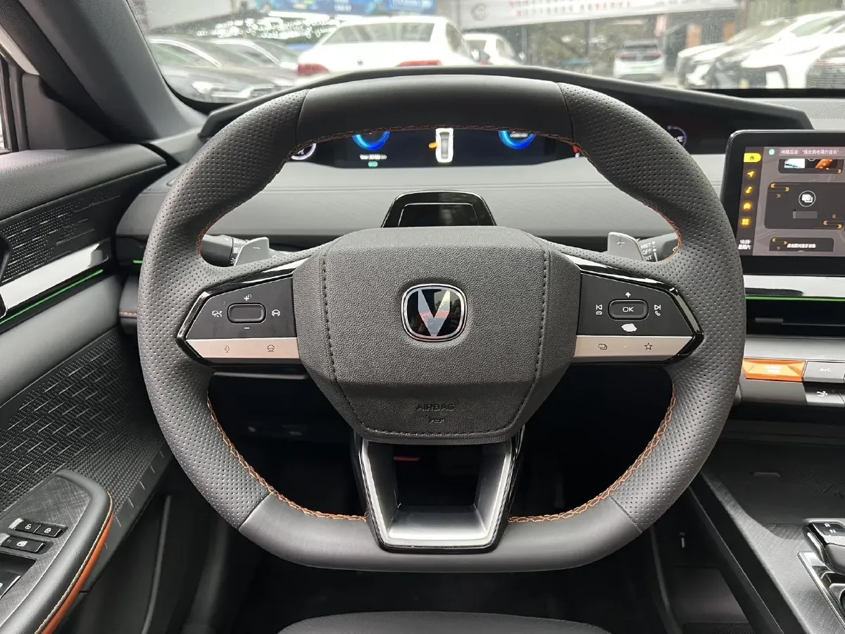 2022 ChangAn UNI-V 1.5T 188HP L4 7DCT,autocango,china used car exporter,china ev exporter,chinese used car exporter,chinese used ev exporter