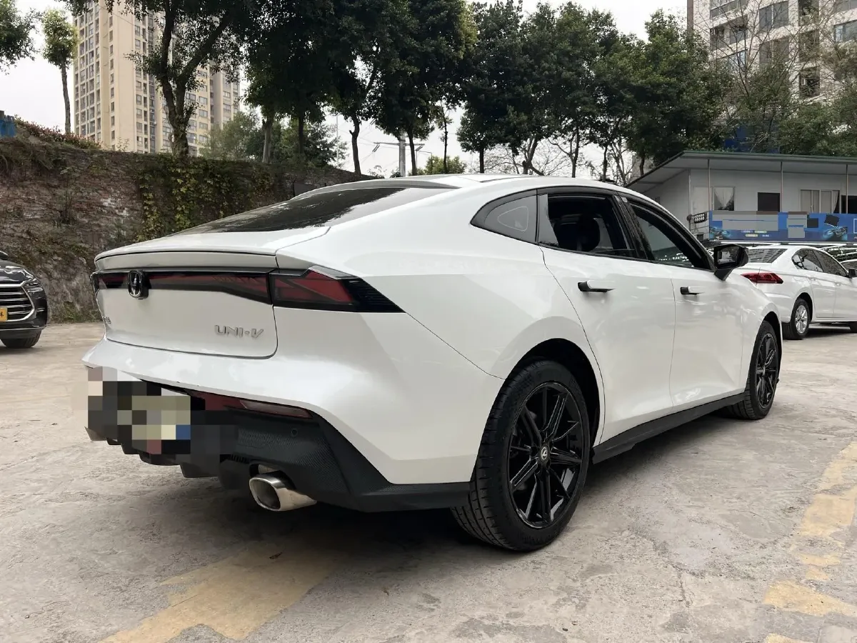 2022 ChangAn UNI-V 1.5T 188HP L4 7DCT,autocango,china used car exporter,china ev exporter,chinese used car exporter,chinese used ev exporter