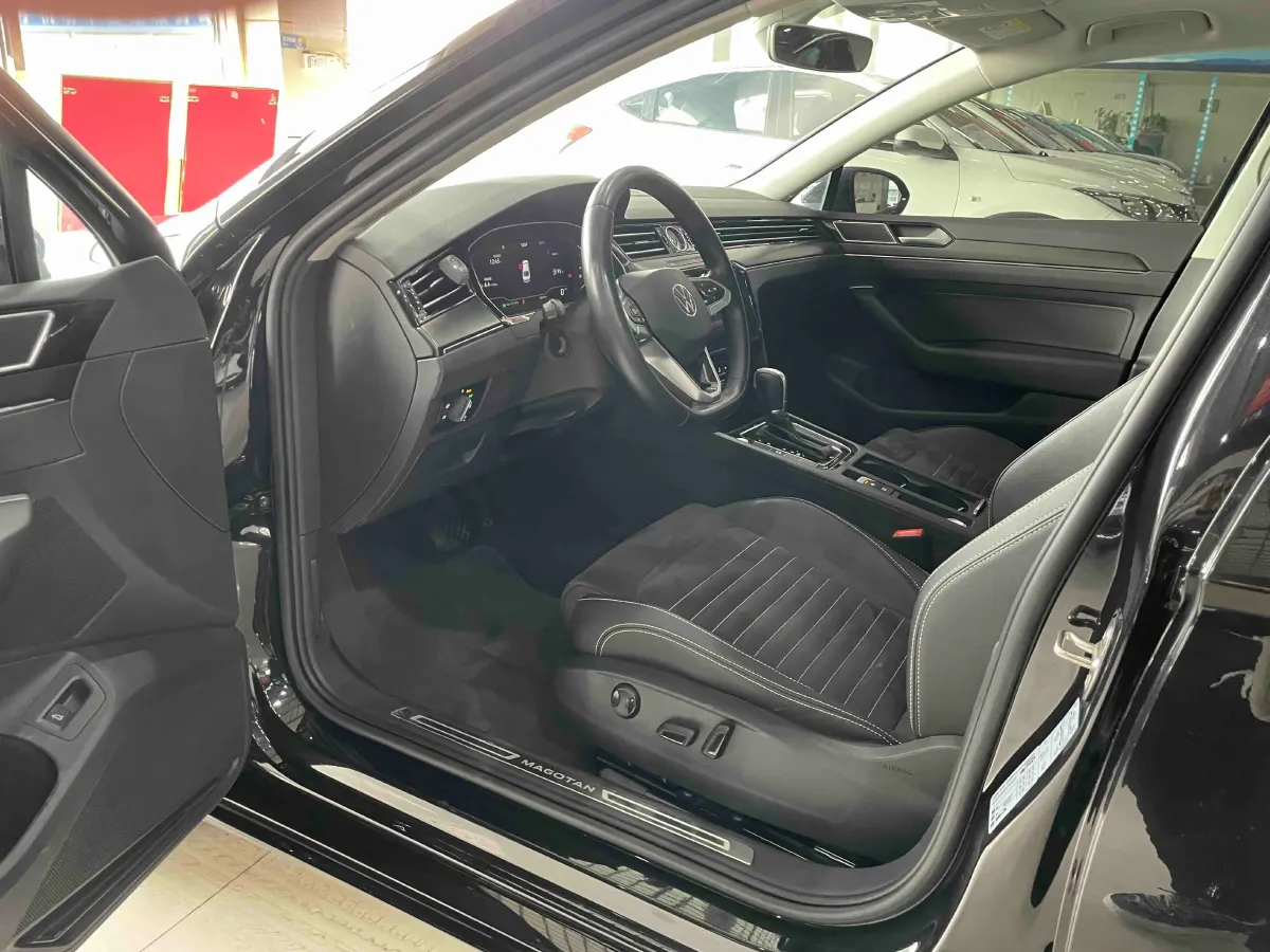 2020 Volkswagen Magotan 2.0T 186HP L4 7DCT,autocango,china used car exporter,china ev exporter,chinese used car exporter,chinese used ev exporter