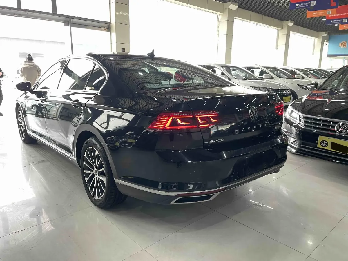 2020 Volkswagen Magotan 2.0T 186HP L4 7DCT,autocango,china used car exporter,china ev exporter,chinese used car exporter,chinese used ev exporter