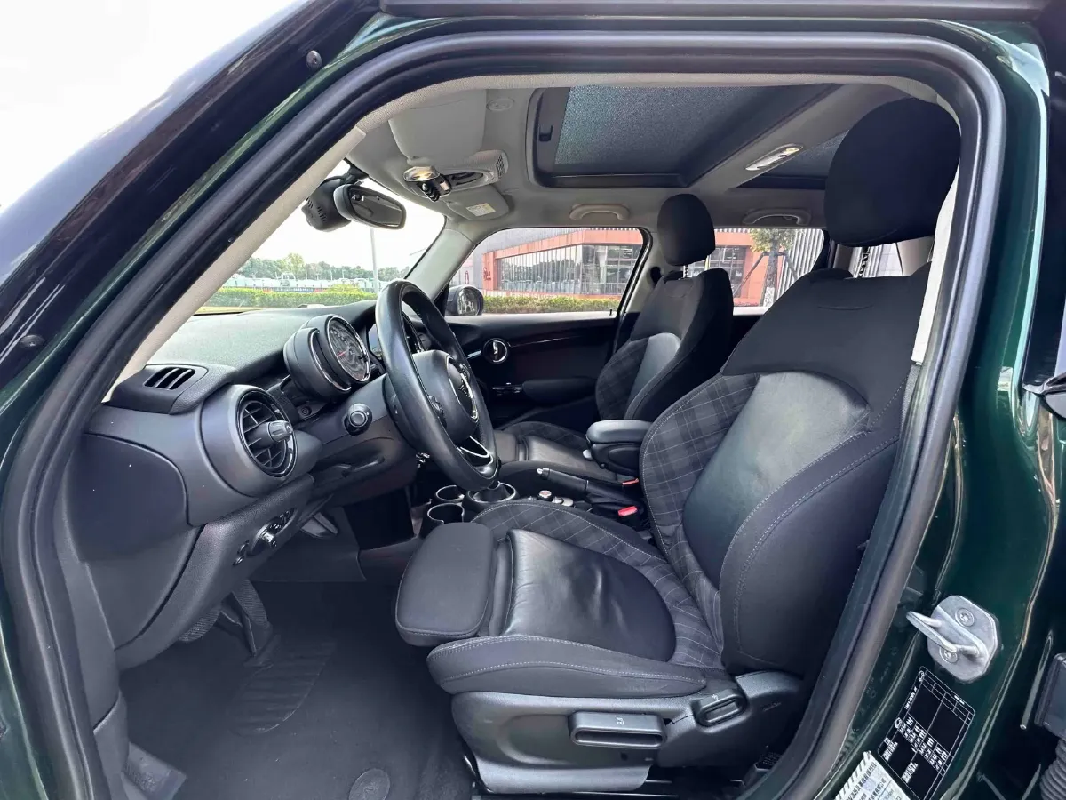 2018 MINI COUNTRYMAN 1.5T 136HP L3 6AT,autocango,china used car exporter,china ev exporter,chinese used car exporter,chinese used ev exporter