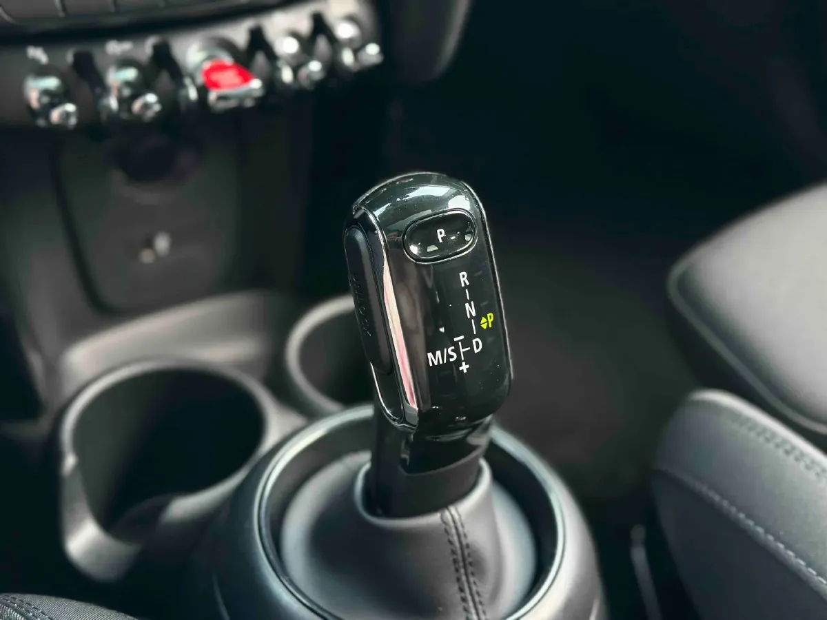 2018 MINI COUNTRYMAN 1.5T 136HP L3 6AT,autocango,china used car exporter,china ev exporter,chinese used car exporter,chinese used ev exporter