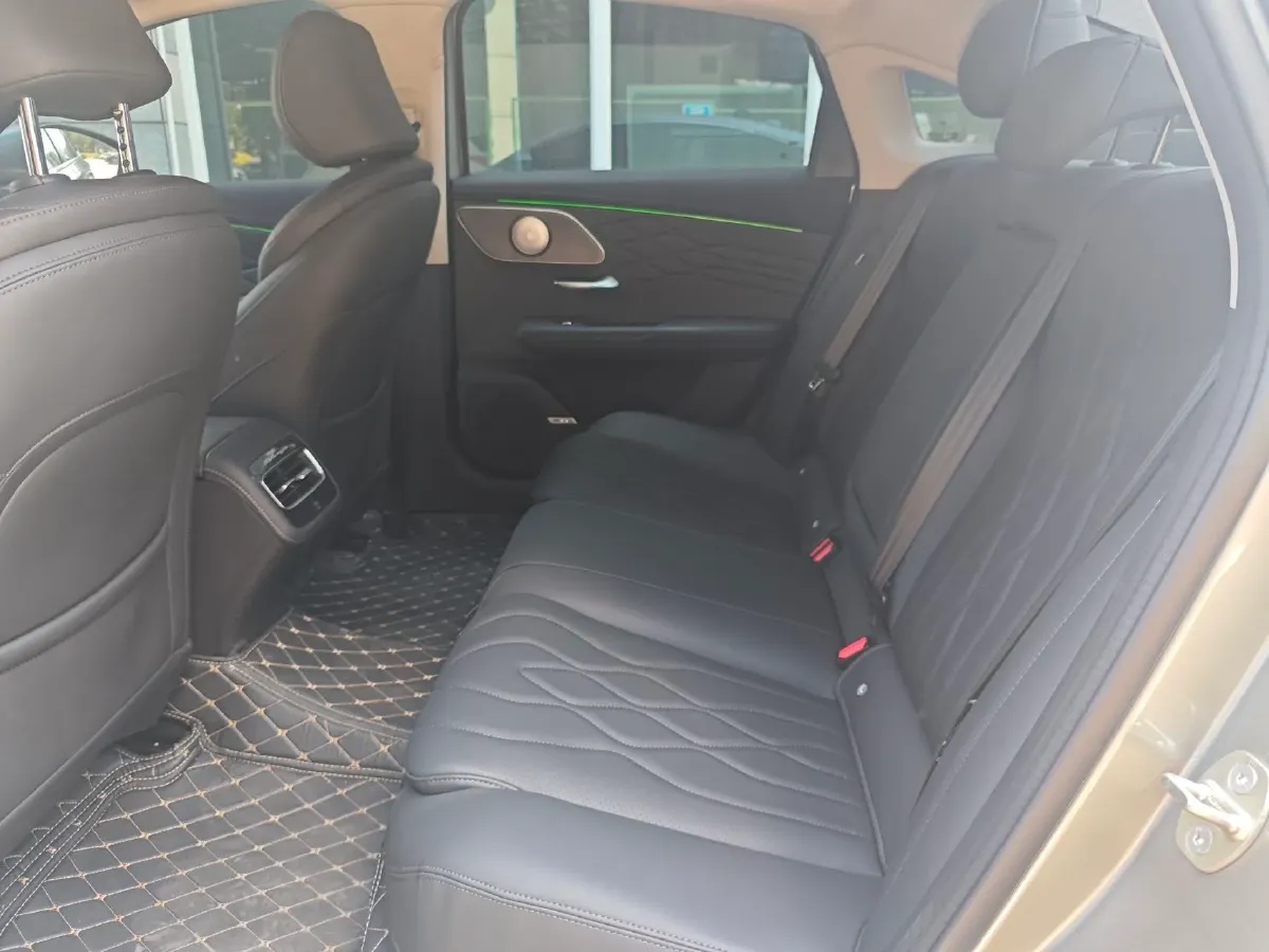 2025 Chery Arrizo 8 Pro 1.6T 197HP L4 7DCT,autocango,china used car exporter,china ev exporter,chinese used car exporter,chinese used ev exporter