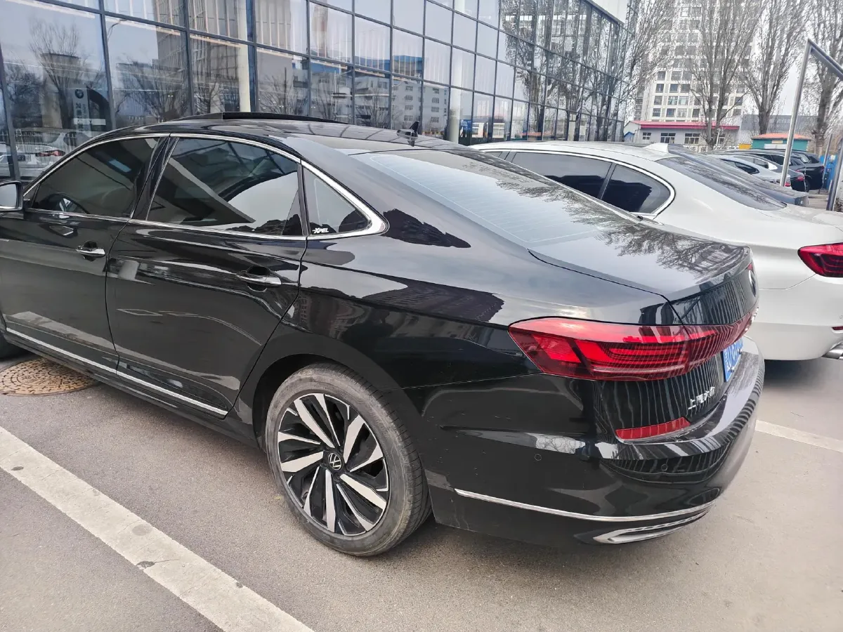 2024 Volkswagen Passat 2.0T 220HP L4 7DCT,autocango,china used car exporter,china ev exporter,chinese used car exporter,chinese used ev exporter