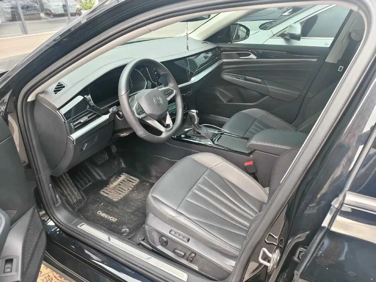 2024 Volkswagen Passat 2.0T 220HP L4 7DCT,autocango,china used car exporter,china ev exporter,chinese used car exporter,chinese used ev exporter