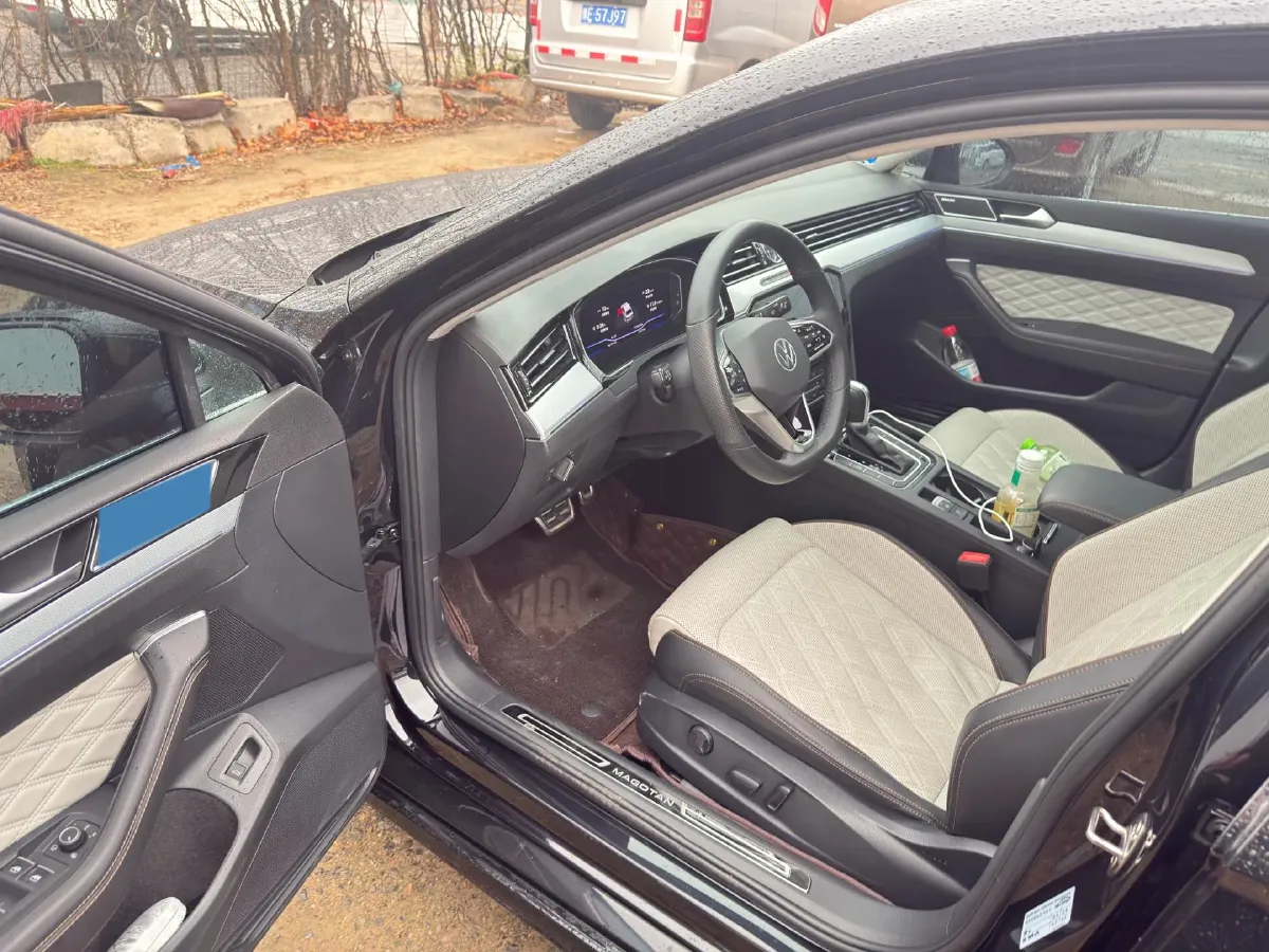 2023 Volkswagen Magotan 2.0T 186HP L4 7DCT,autocango,china used car exporter,china ev exporter,chinese used car exporter,chinese used ev exporter