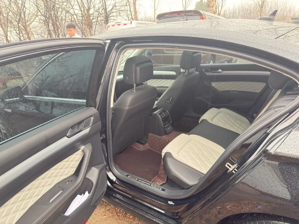 2023 Volkswagen Magotan 2.0T 186HP L4 7DCT,autocango,china used car exporter,china ev exporter,chinese used car exporter,chinese used ev exporter
