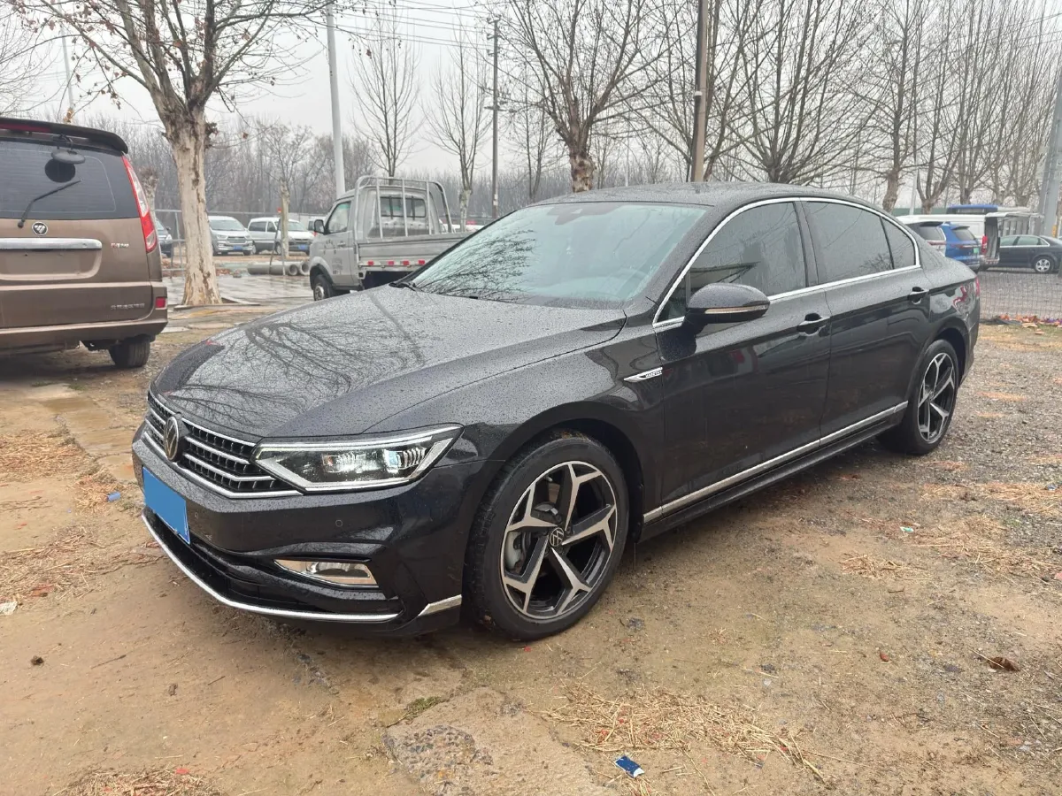 2023 Volkswagen Magotan 2.0T 186HP L4 7DCT,autocango,china used car exporter,china ev exporter,chinese used car exporter,chinese used ev exporter