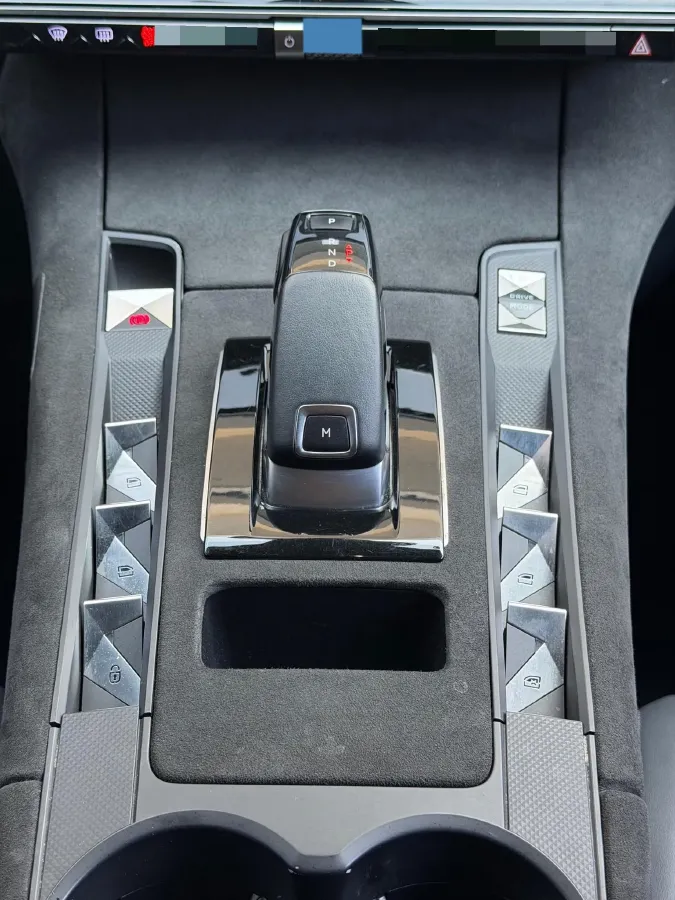 2018 DS 7 1.6T 220HP L4 8AT,autocango,china used car exporter,china ev exporter,chinese used car exporter,chinese used ev exporter