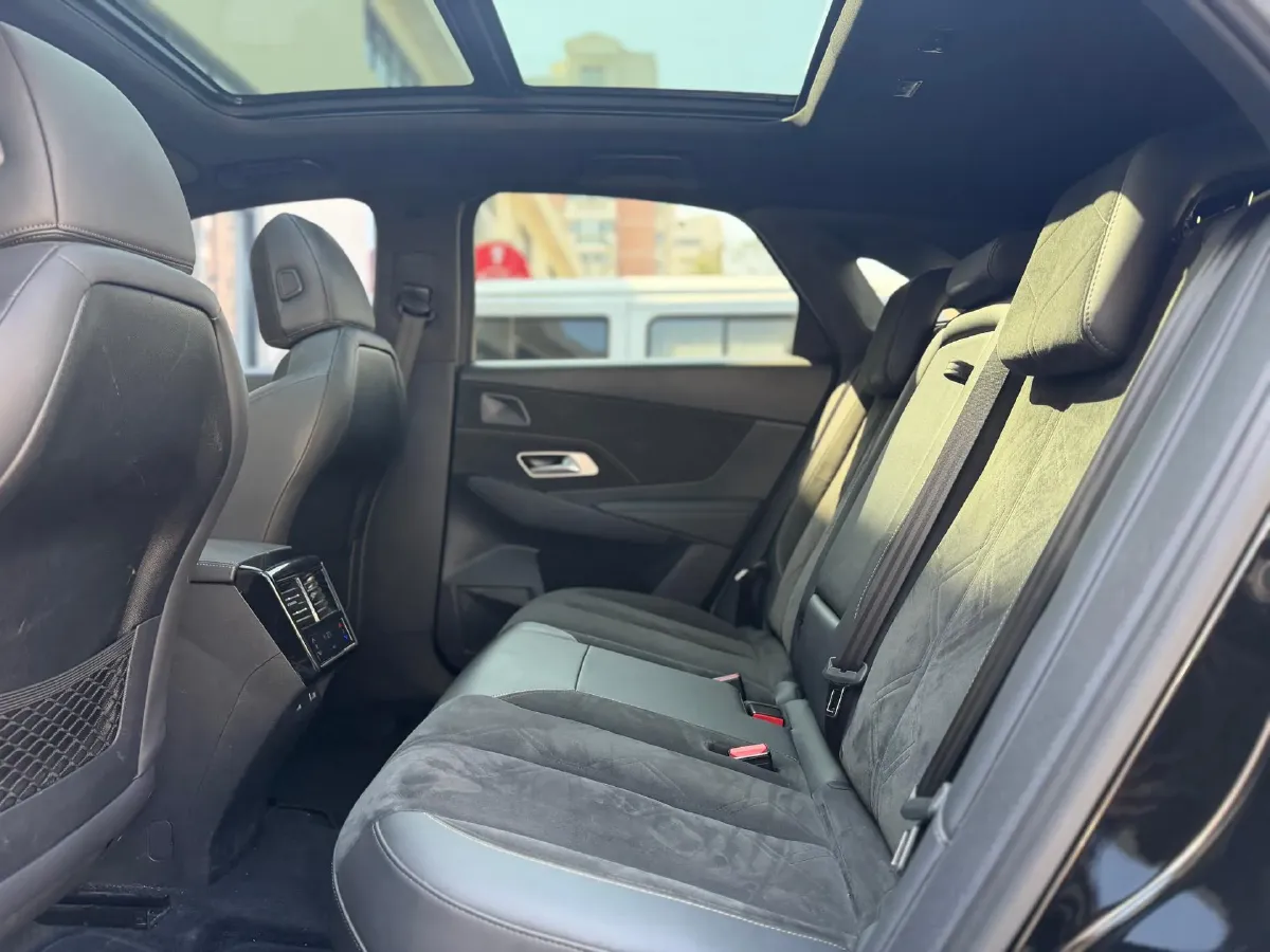 2018 DS 7 1.6T 220HP L4 8AT,autocango,china used car exporter,china ev exporter,chinese used car exporter,chinese used ev exporter