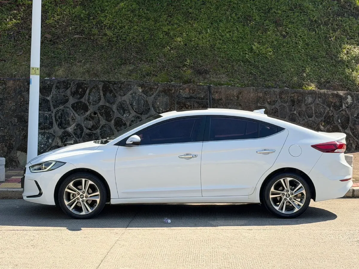 2016 Hyundai Elantra 1.6L 130HP L4 6AT,autocango,china used car exporter,china ev exporter,chinese used car exporter,chinese used ev exporter