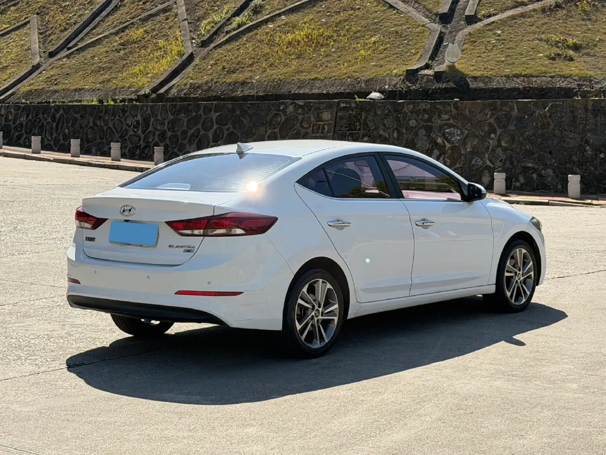2016 Hyundai Elantra 1.6L 130HP L4 6AT,autocango,china used car exporter,china ev exporter,chinese used car exporter,chinese used ev exporter