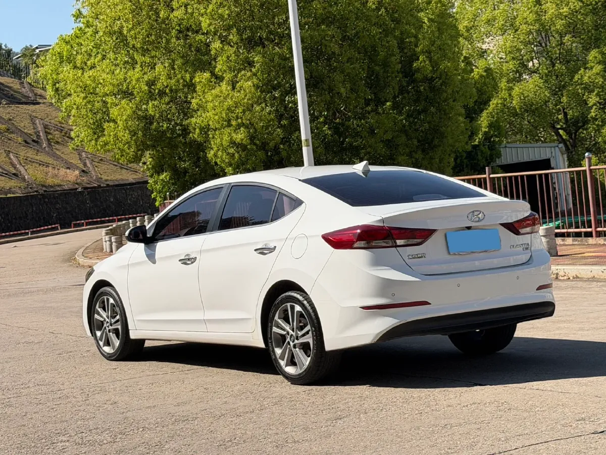 2016 Hyundai Elantra 1.6L 130HP L4 6AT,autocango,china used car exporter,china ev exporter,chinese used car exporter,chinese used ev exporter