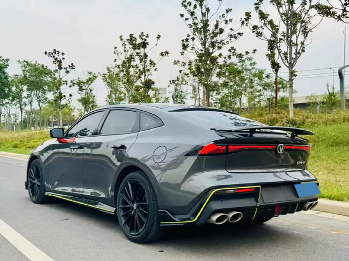 2022 ChangAn UNI-V 1.5T 188HP L4 7DCT,autocango,china used car exporter,china ev exporter,chinese used car exporter,chinese used ev exporter