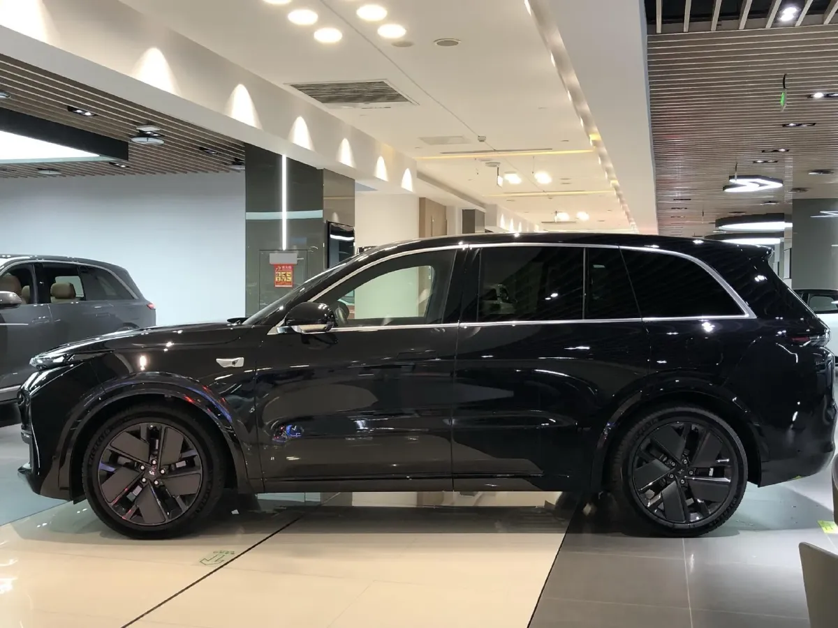2025 Li L8 Range Extended 154HP REEV,autocango,china used car exporter,china ev exporter,chinese used car exporter,chinese used ev exporter