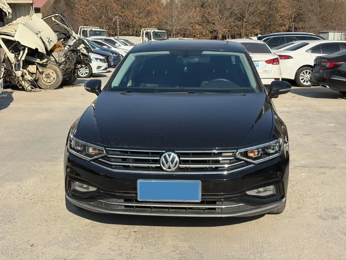 2020 Volkswagen Magotan 2.0T 186HP L4 7DCT,autocango,china used car exporter,china ev exporter,chinese used car exporter,chinese used ev exporter