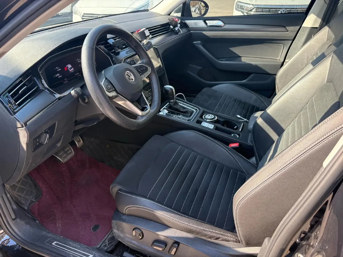 2020 Volkswagen Magotan 2.0T 186HP L4 7DCT,autocango,china used car exporter,china ev exporter,chinese used car exporter,chinese used ev exporter