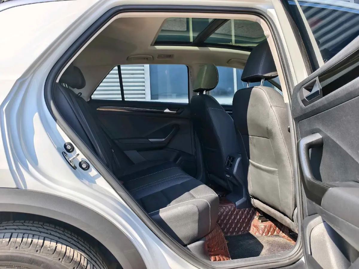 2022 Volkswagen T-Roc 1.4T 150HP L4 7DCT,autocango,china used car exporter,china ev exporter,chinese used car exporter,chinese used ev exporter