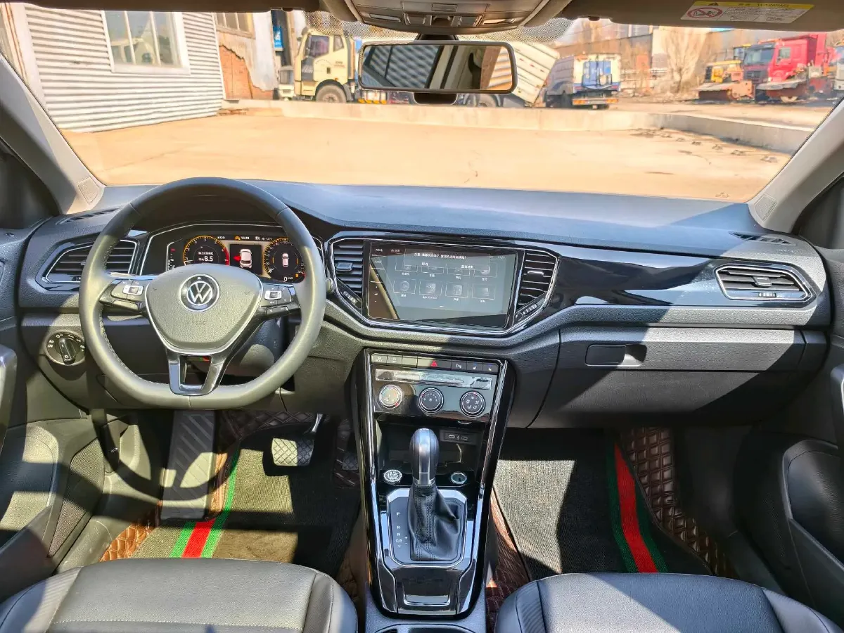 2022 Volkswagen T-Roc 1.4T 150HP L4 7DCT,autocango,china used car exporter,china ev exporter,chinese used car exporter,chinese used ev exporter