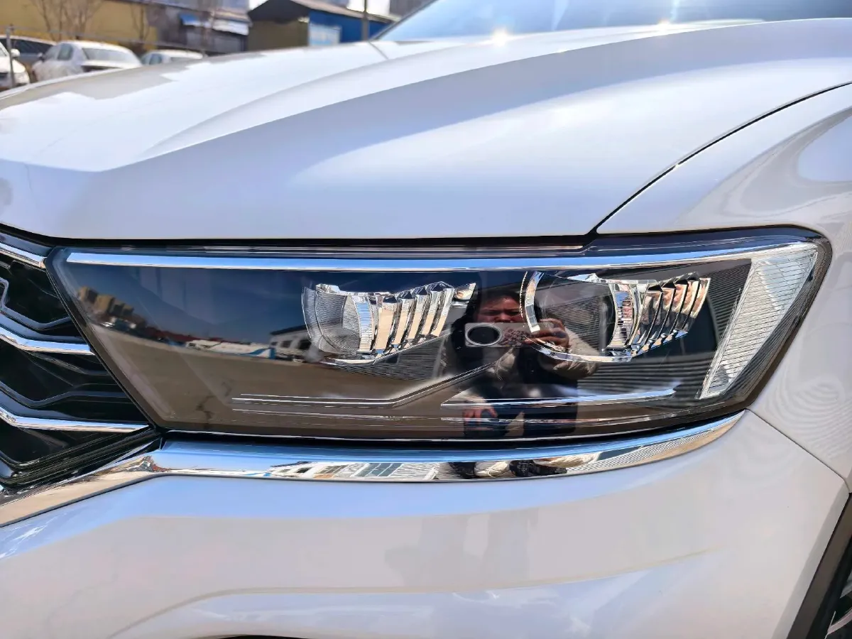 2022 Volkswagen T-Roc 1.4T 150HP L4 7DCT,autocango,china used car exporter,china ev exporter,chinese used car exporter,chinese used ev exporter