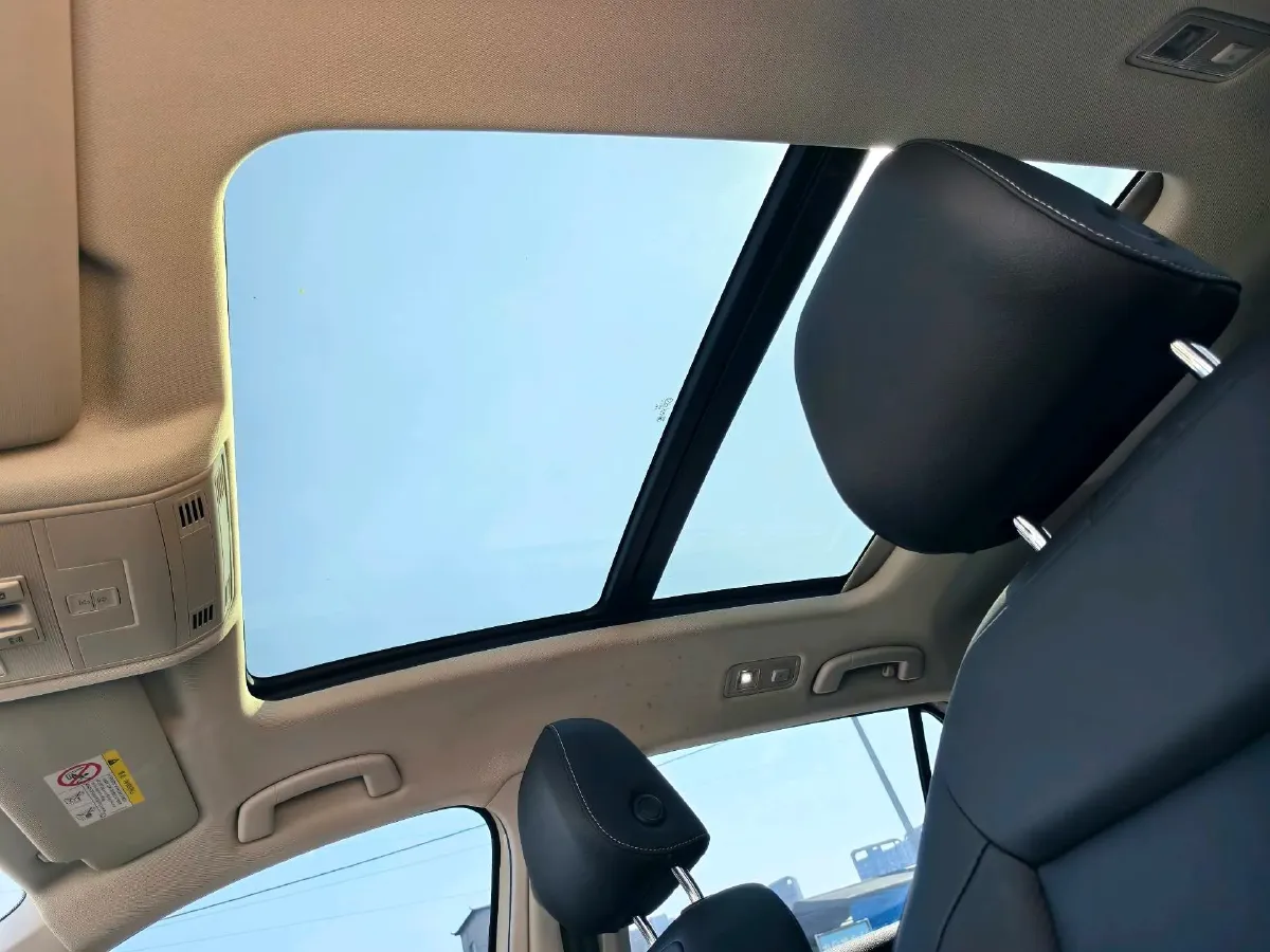 2022 Volkswagen T-Roc 1.4T 150HP L4 7DCT,autocango,china used car exporter,china ev exporter,chinese used car exporter,chinese used ev exporter