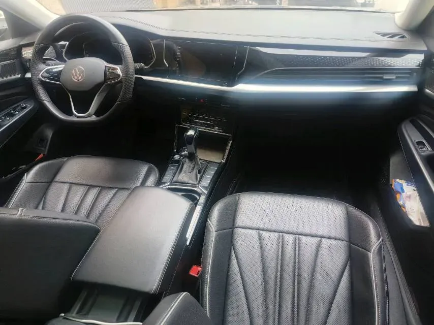 2024 Volkswagen Passat 2.0T 186HP L4 7DCT,autocango,china used car exporter,china ev exporter,chinese used car exporter,chinese used ev exporter