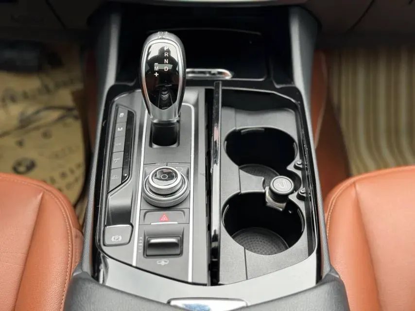 2018 Maserati Levante 3.0T 350HP V6 8AT,autocango,china used car exporter,china ev exporter,chinese used car exporter,chinese used ev exporter