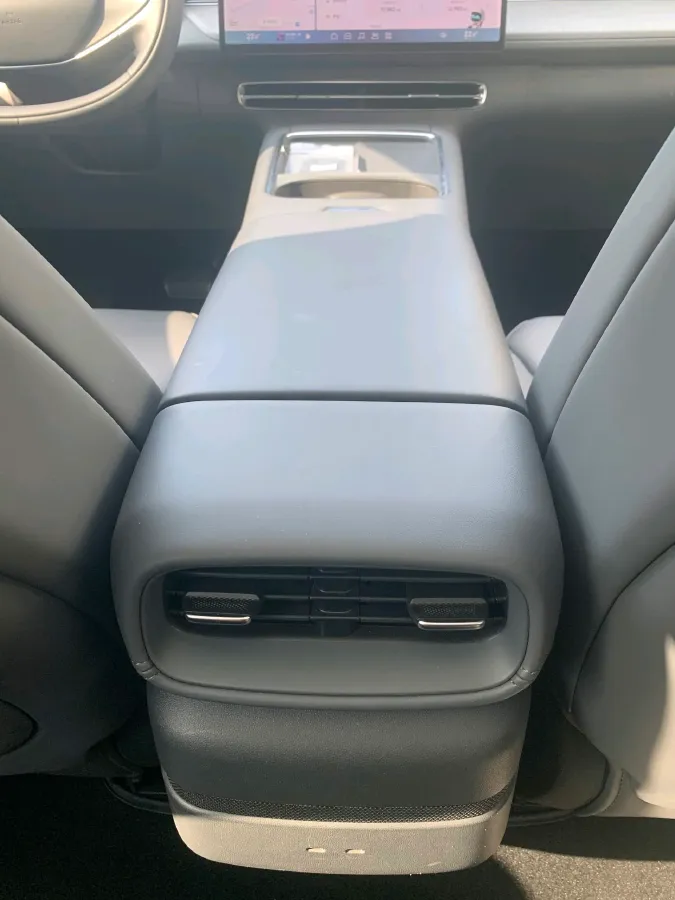 2025 Xpeng G6 BEV 68.5KWH,autocango,china used car exporter,china ev exporter,chinese used car exporter,chinese used ev exporter