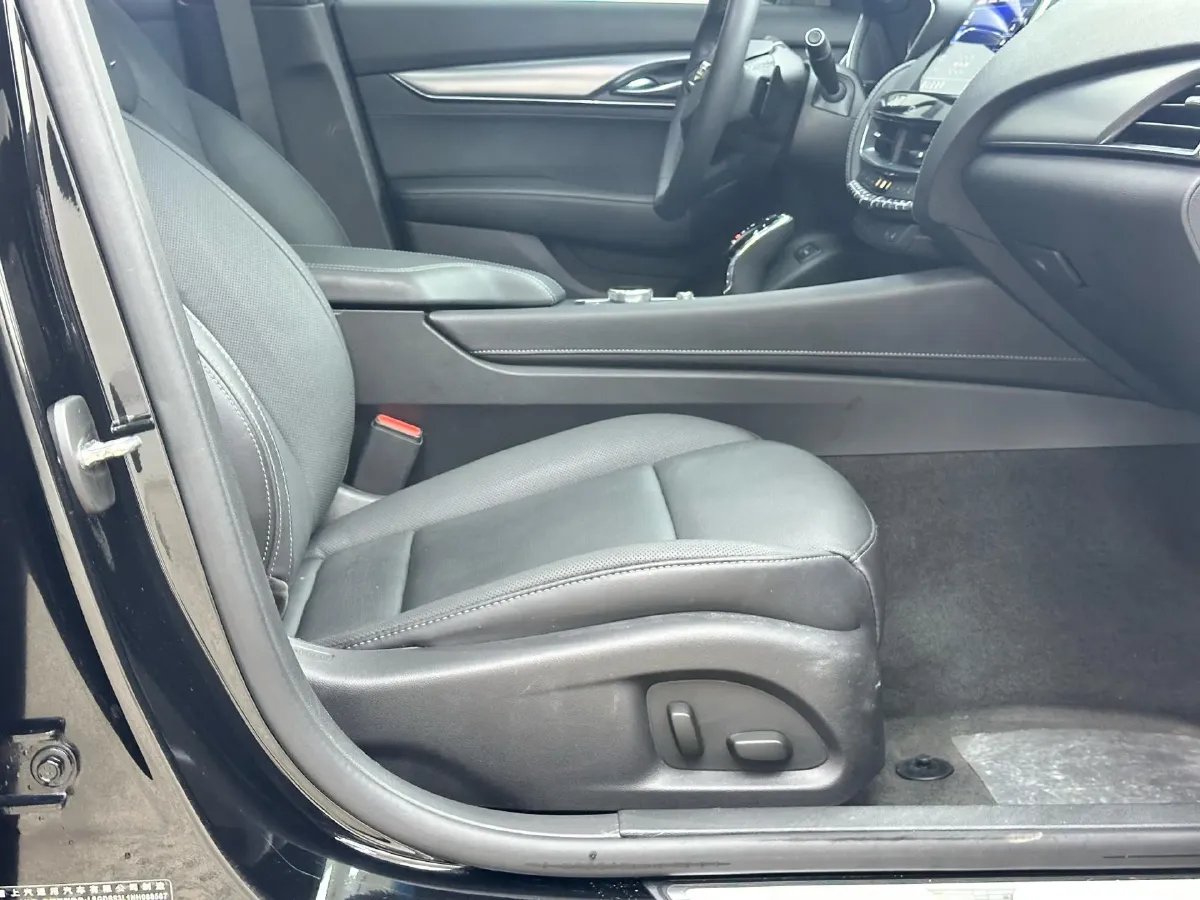 2022 Cadillac CT5 2.0T 237HP L4 10AT,autocango,china used car exporter,china ev exporter,chinese used car exporter,chinese used ev exporter