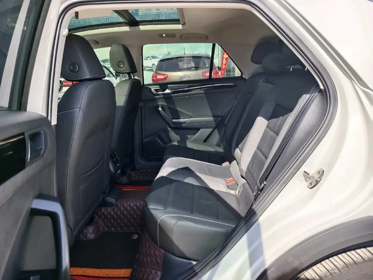 2022 Volkswagen T-Roc 1.4T 150HP L4 7DCT,autocango,china used car exporter,china ev exporter,chinese used car exporter,chinese used ev exporter