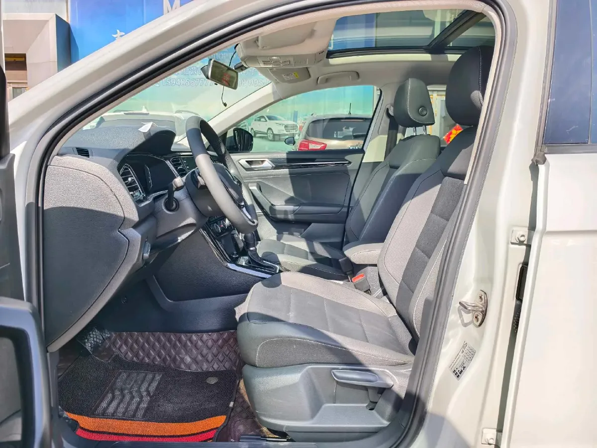 2022 Volkswagen T-Roc 1.4T 150HP L4 7DCT,autocango,china used car exporter,china ev exporter,chinese used car exporter,chinese used ev exporter