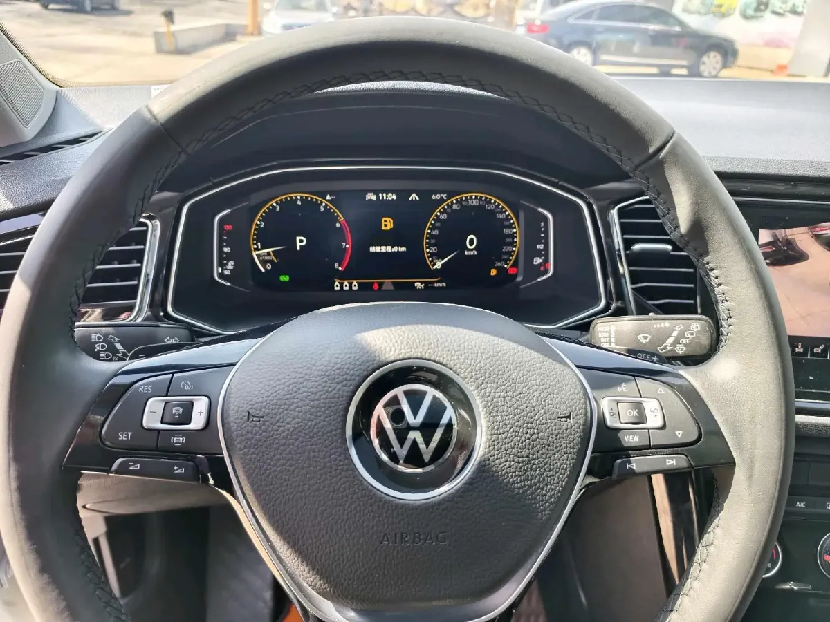 2022 Volkswagen T-Roc 1.4T 150HP L4 7DCT,autocango,china used car exporter,china ev exporter,chinese used car exporter,chinese used ev exporter