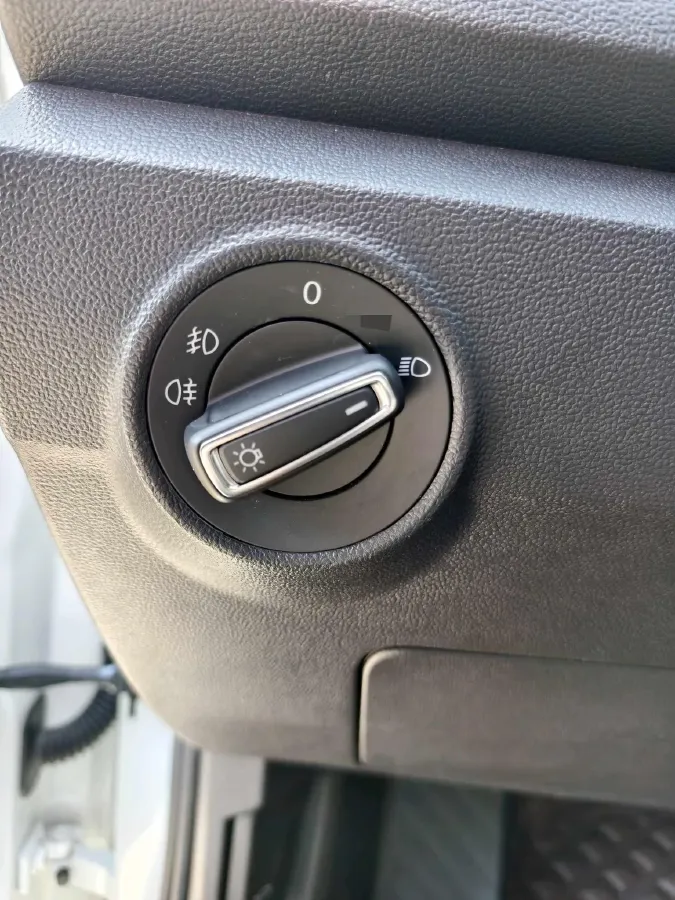 2022 Volkswagen T-Roc 1.4T 150HP L4 7DCT,autocango,china used car exporter,china ev exporter,chinese used car exporter,chinese used ev exporter