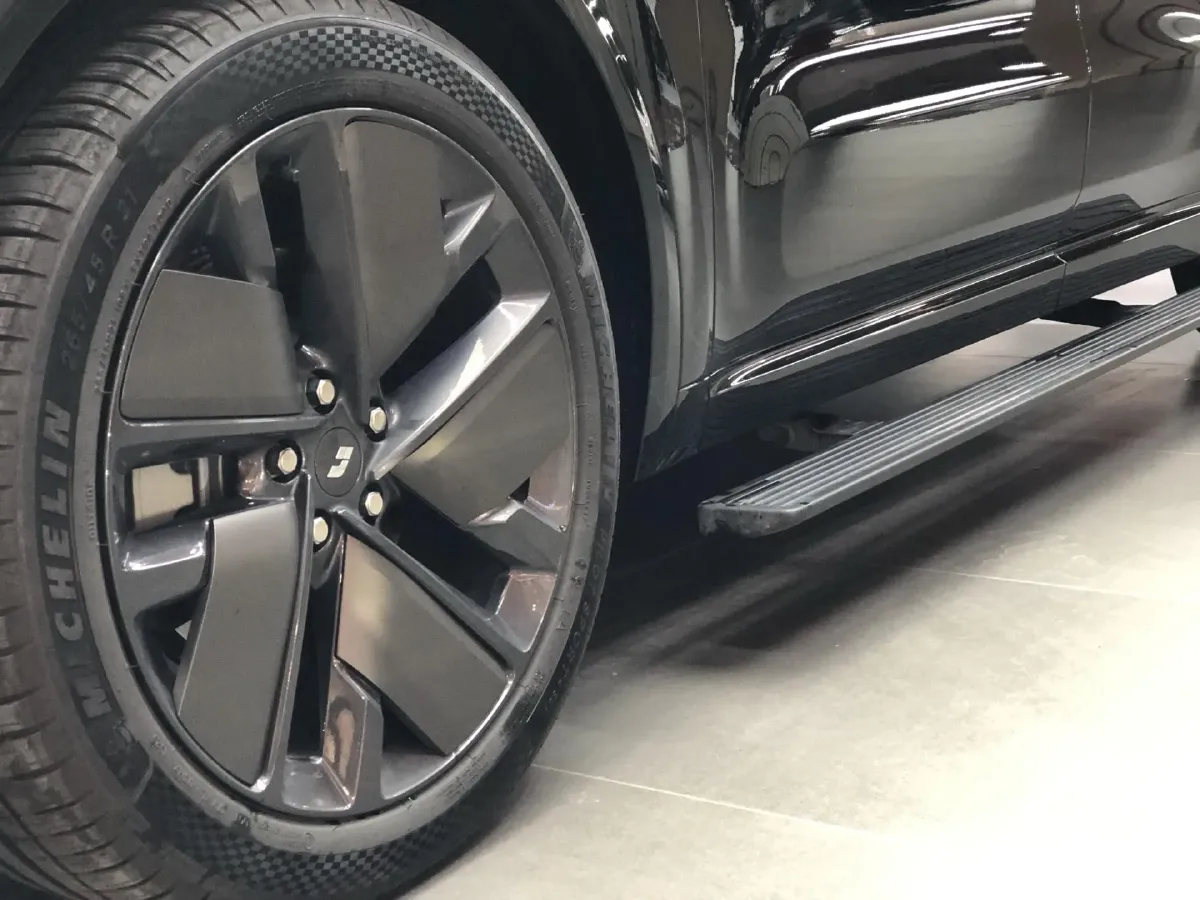 2025 Li L9 Range Extended 154HP REEV,autocango,china used car exporter,china ev exporter,chinese used car exporter,chinese used ev exporter