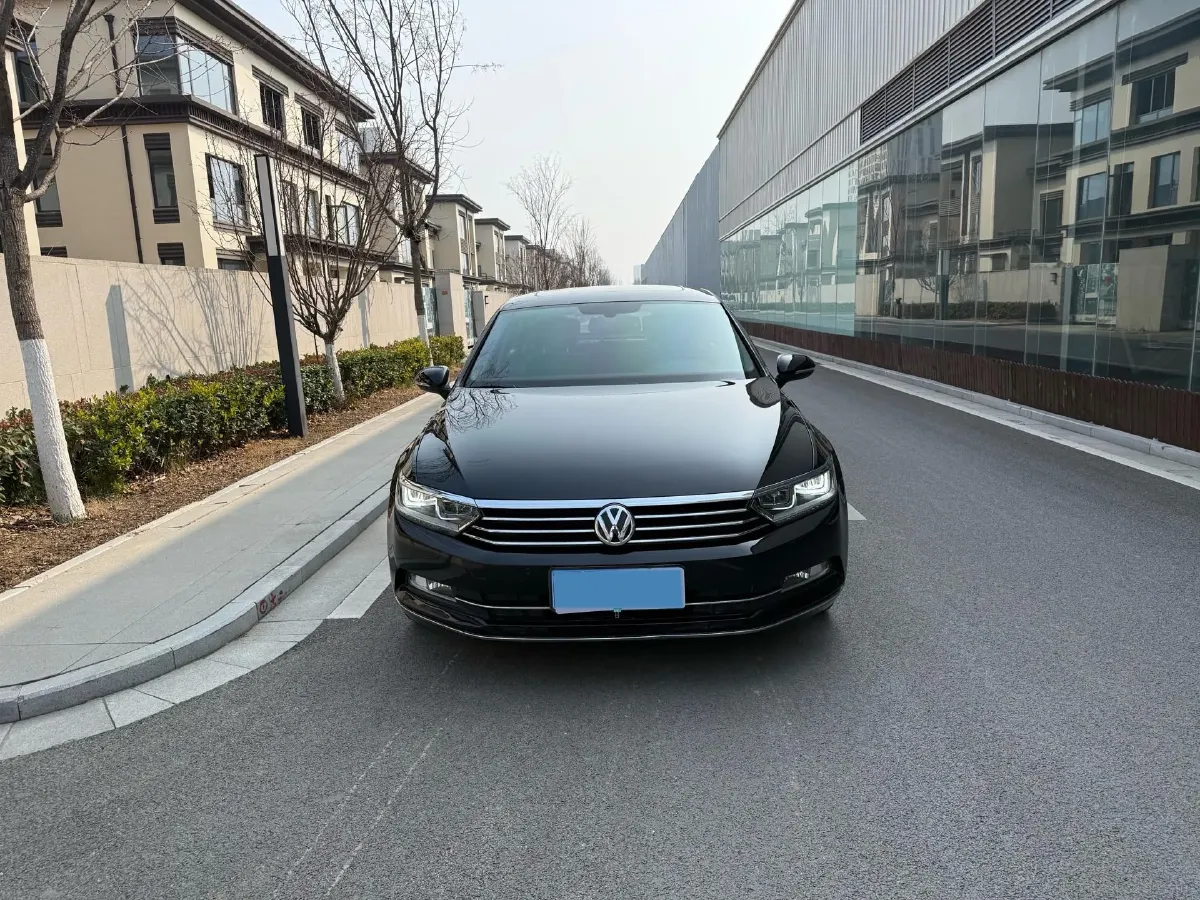 2018 Volkswagen Magotan 1.8T 180HP L4 7DCT,autocango,china used car exporter,china ev exporter,chinese used car exporter,chinese used ev exporter