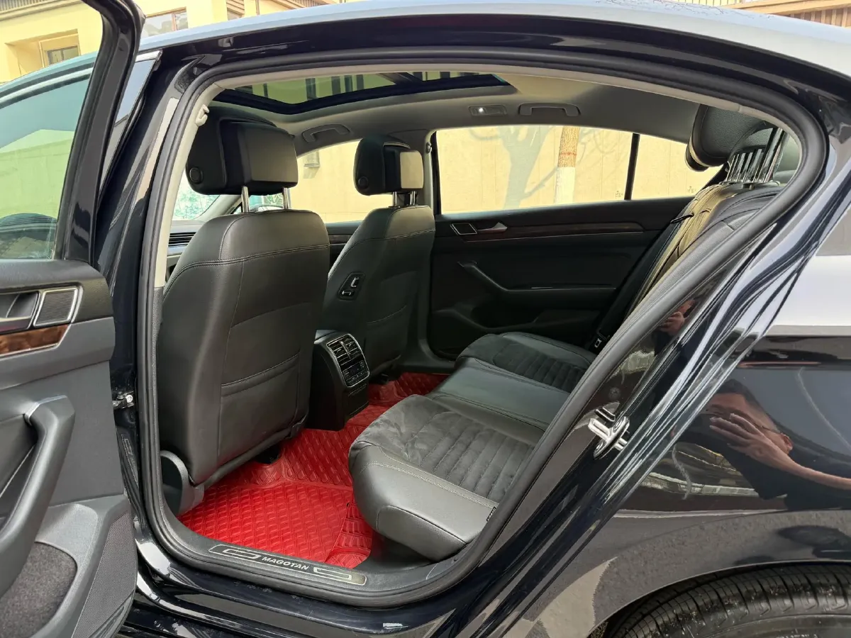 2018 Volkswagen Magotan 1.8T 180HP L4 7DCT,autocango,china used car exporter,china ev exporter,chinese used car exporter,chinese used ev exporter