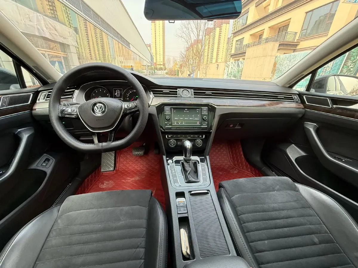 2018 Volkswagen Magotan 1.8T 180HP L4 7DCT,autocango,china used car exporter,china ev exporter,chinese used car exporter,chinese used ev exporter