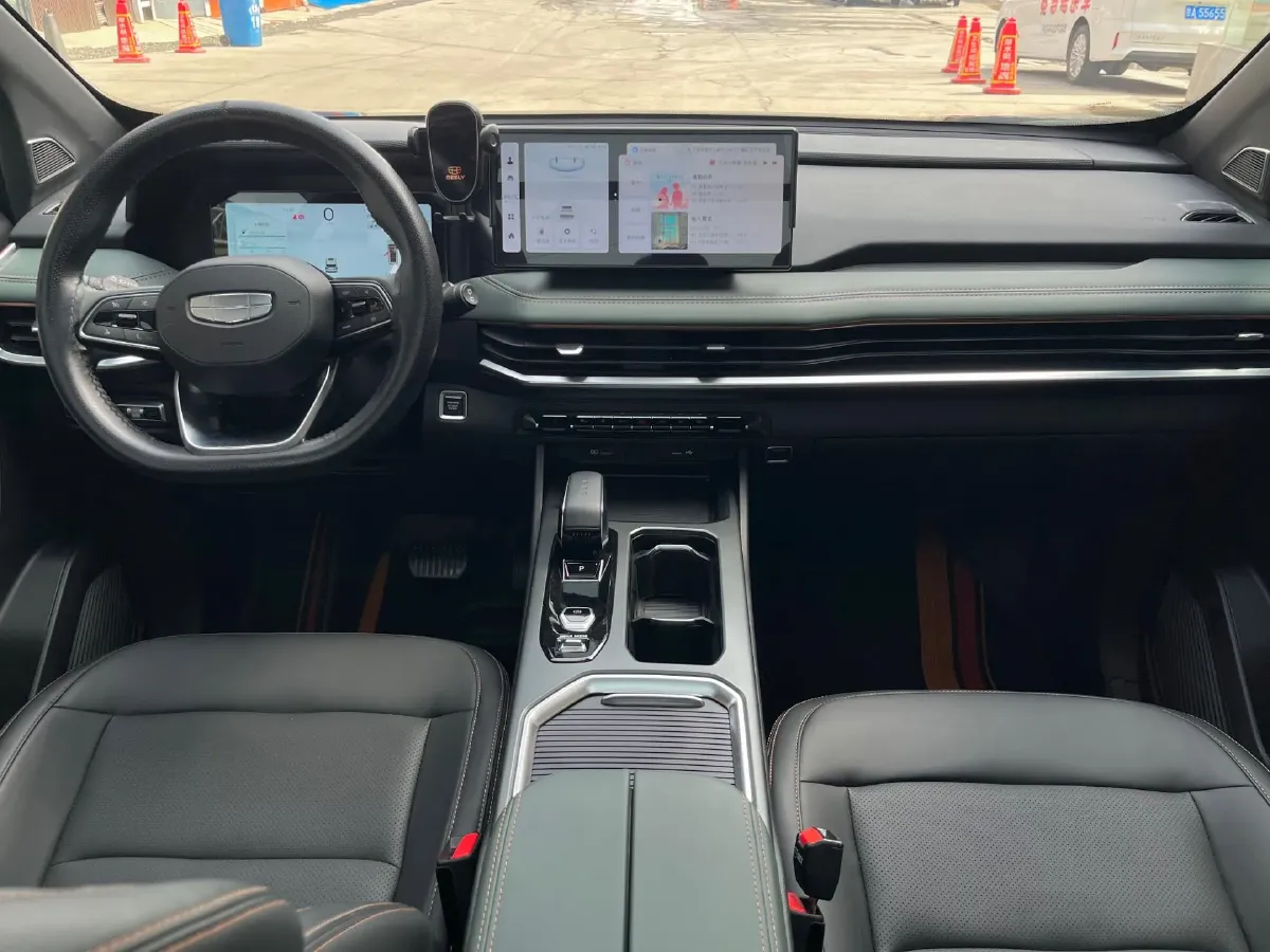 2023 Geely Okavango L 2.0T 218HP L4 7DCT,autocango,china used car exporter,china ev exporter,chinese used car exporter,chinese used ev exporter