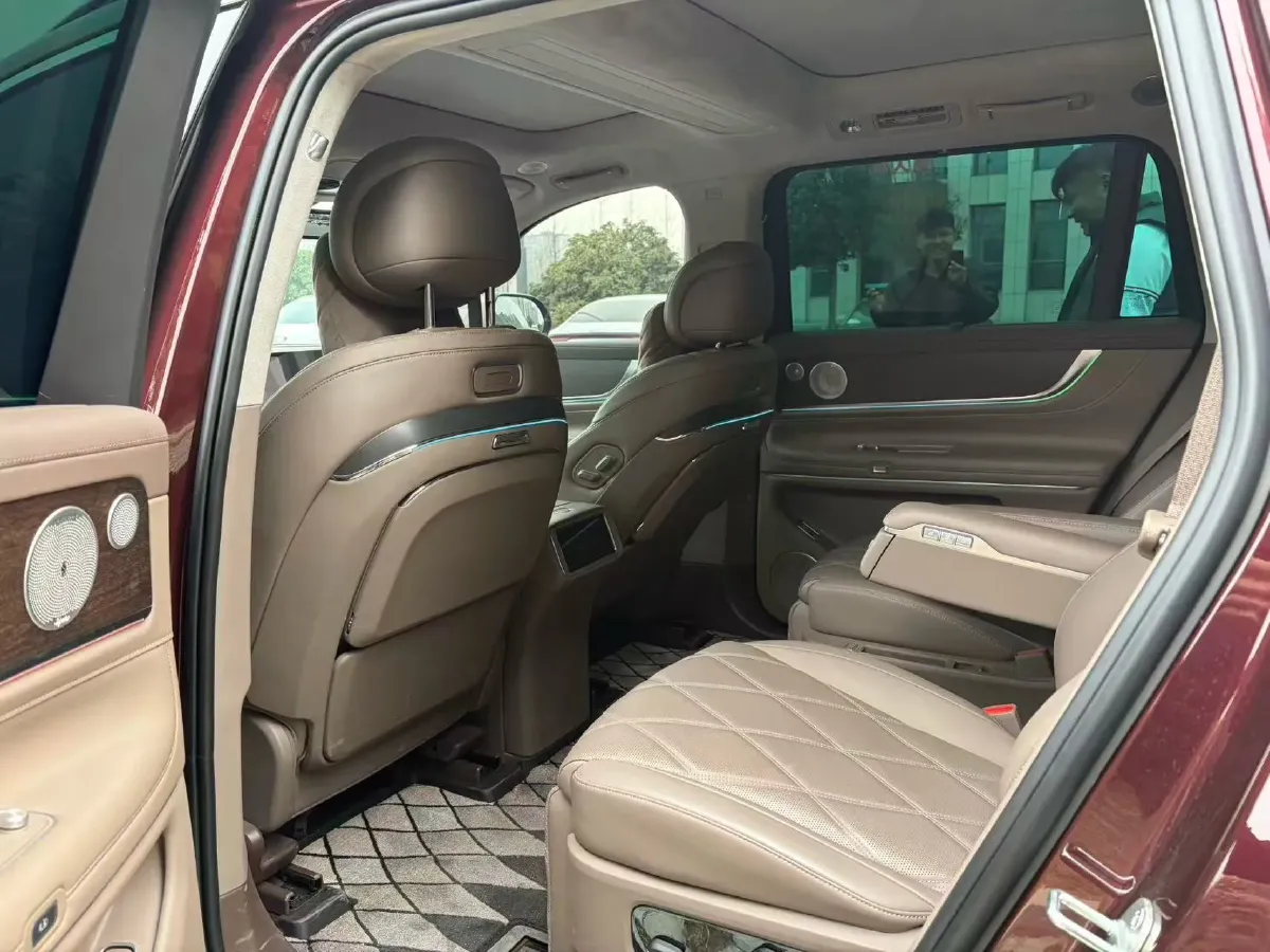 2025 AITO AITO M9 REEV 160HP REEV 52KWH,autocango,china used car exporter,china ev exporter,chinese used car exporter,chinese used ev exporter