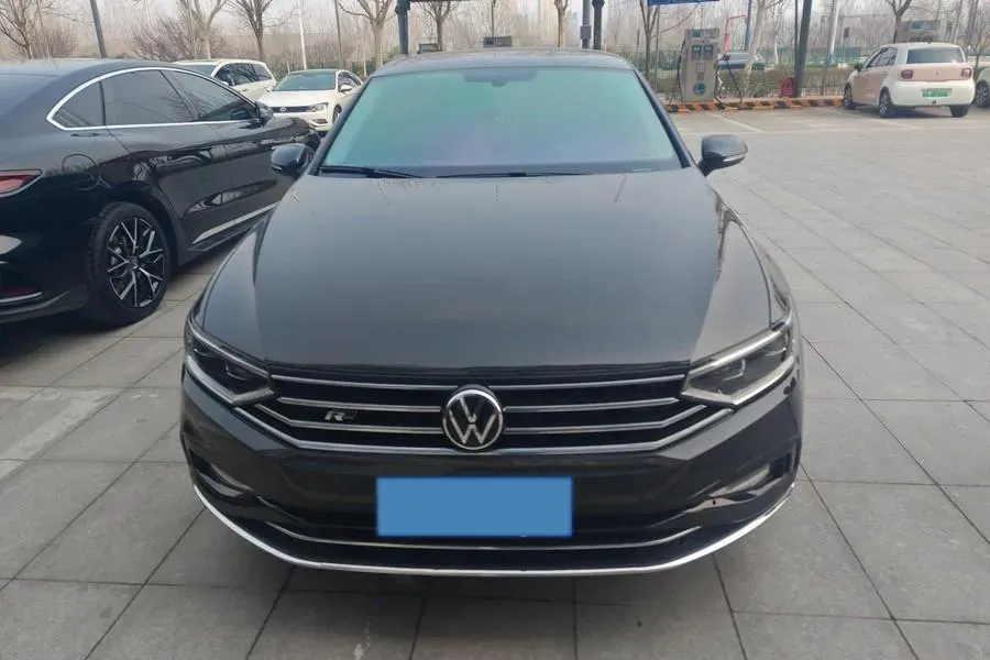 2020 Volkswagen Magotan 2.0T 186HP L4 7DCT,autocango,china used car exporter,china ev exporter,chinese used car exporter,chinese used ev exporter