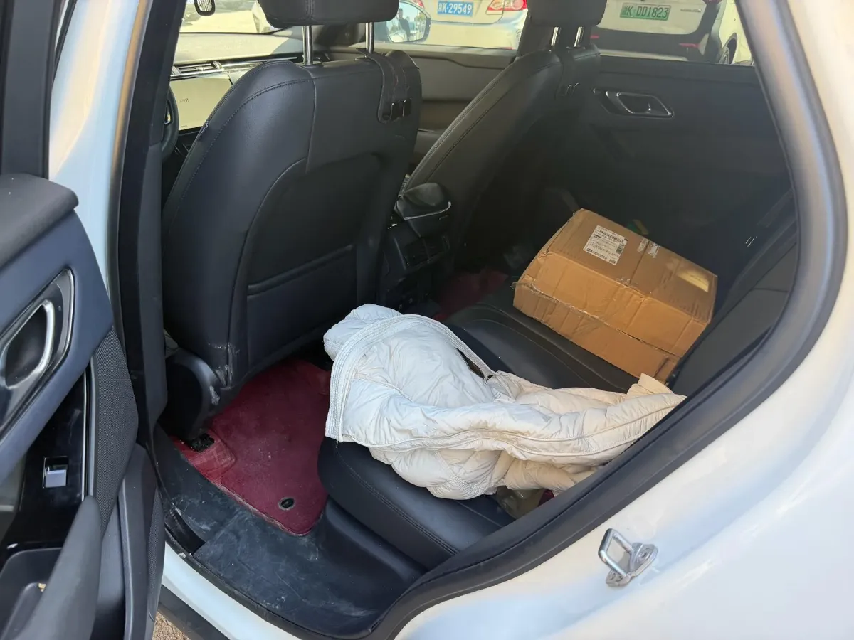 2025 Land Rover Range Rover Velar 2.0T 250HP L4 8AT,autocango,china used car exporter,china ev exporter,chinese used car exporter,chinese used ev exporter