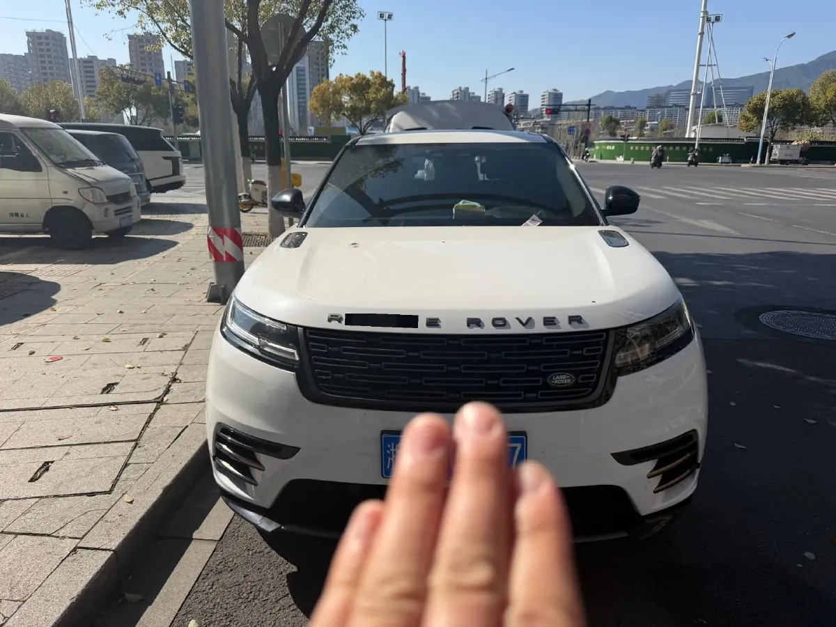 2025 Land Rover Range Rover Velar 2.0T 250HP L4 8AT,autocango,china used car exporter,china ev exporter,chinese used car exporter,chinese used ev exporter