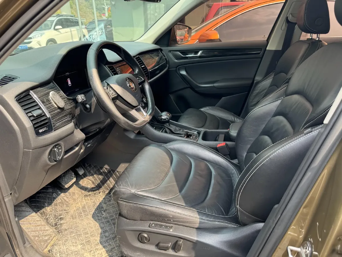 2019 Chevrolet Equinox 2.0T 260HP L4 9AT,autocango,china used car exporter,china ev exporter,chinese used car exporter,chinese used ev exporter