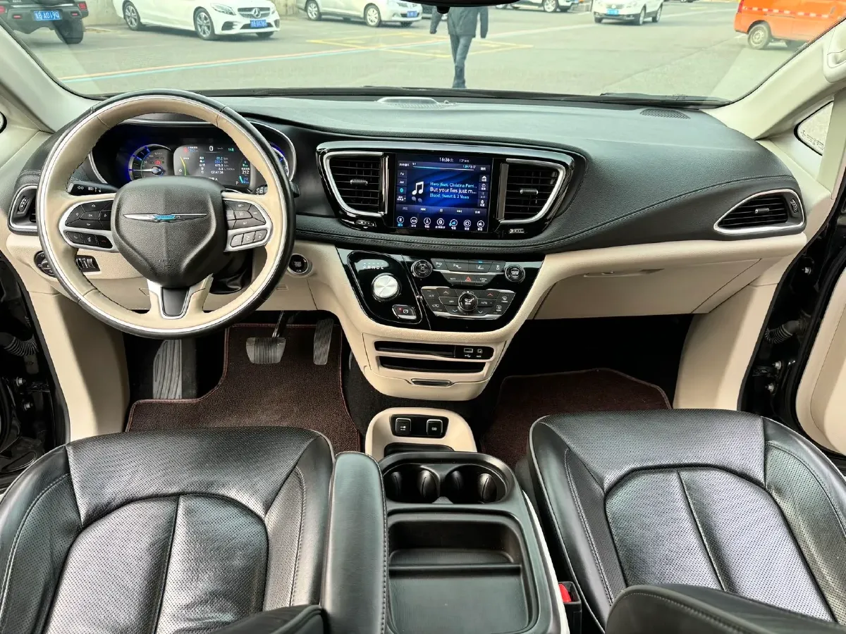 2019 Chrysler Pacifica 3.6L 245HP V6 E-CVT PHEV 16KWH,autocango,china used car exporter,china ev exporter,chinese used car exporter,chinese used ev exporter