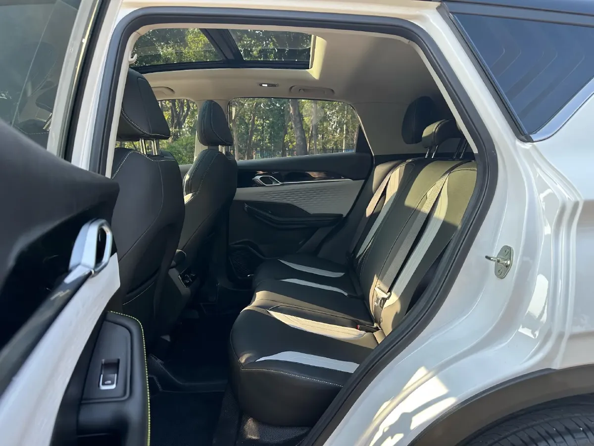 2023 Geely Coolray 1.5T 181HP L4 7DCT,autocango,china used car exporter,china ev exporter,chinese used car exporter,chinese used ev exporter