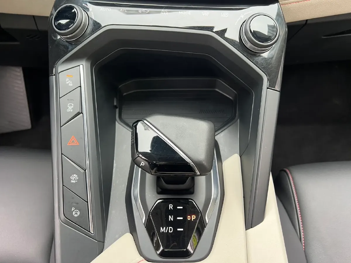 2020 LYNK&CO 06 1.5T 177HP L3 7DCT,autocango,china used car exporter,china ev exporter,chinese used car exporter,chinese used ev exporter