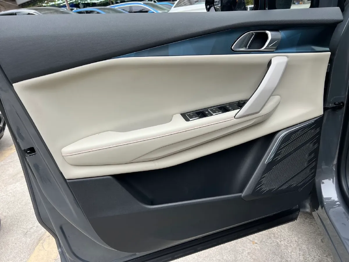 2020 LYNK&CO 06 1.5T 177HP L3 7DCT,autocango,china used car exporter,china ev exporter,chinese used car exporter,chinese used ev exporter