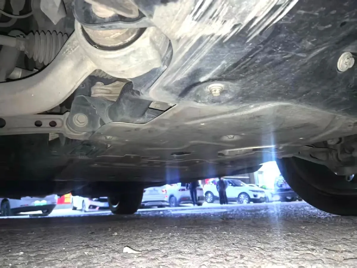 2022 Land Rover Defender 3.0T 400HP L6 8AT,autocango,china used car exporter,china ev exporter,chinese used car exporter,chinese used ev exporter