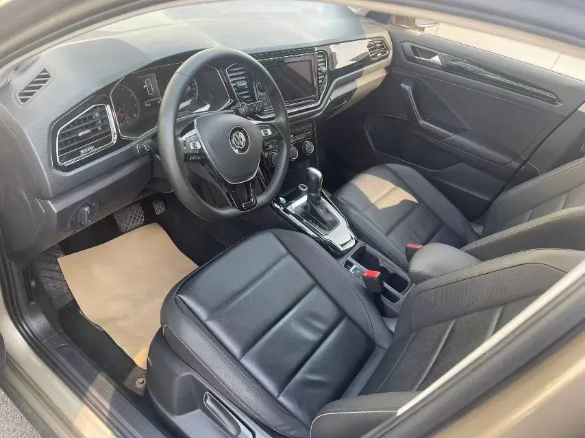 2019 Volkswagen T-Roc 1.4T 150HP L4 7DCT,autocango,china used car exporter,china ev exporter,chinese used car exporter,chinese used ev exporter