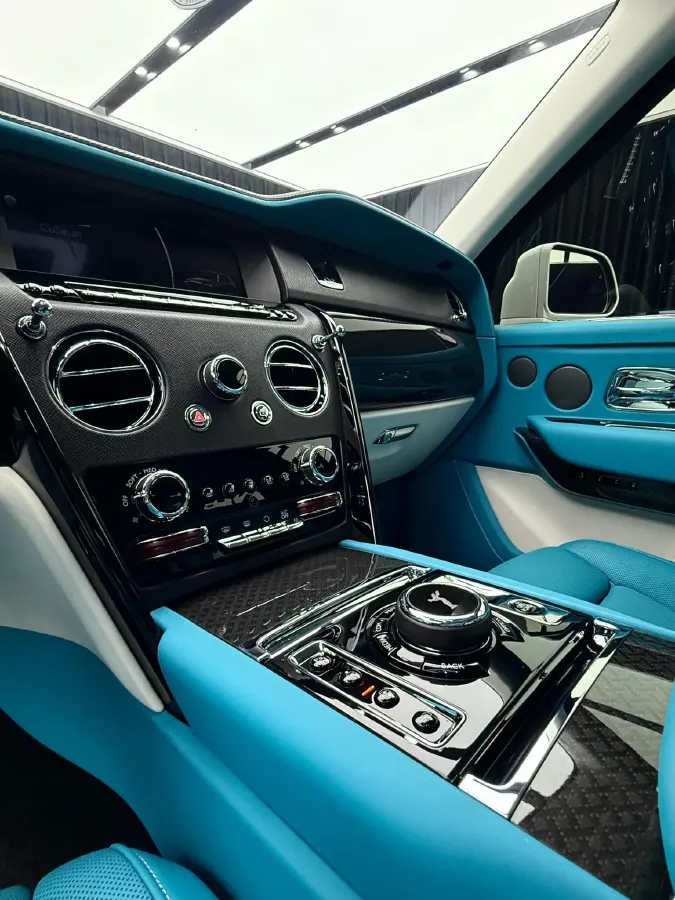 2020 Rolls-Royce Cullinan 6.7T 600HP V12 8AT,autocango,china used car exporter,china ev exporter,chinese used car exporter,chinese used ev exporter